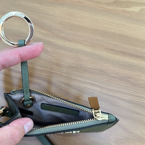Army green Michael Kors wristlet wallet - Picture 3 of 7